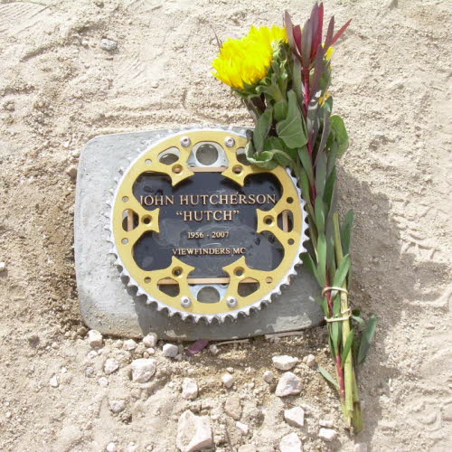 Husky memorial plaque setting 11 2007